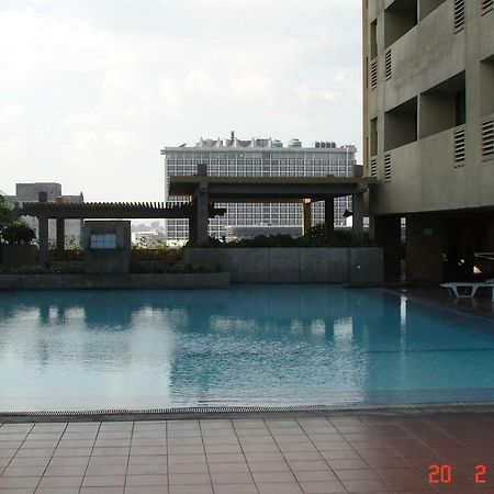 67 Sqm. Condo Unit In Robinson Place Residences Manila Eksteriør billede