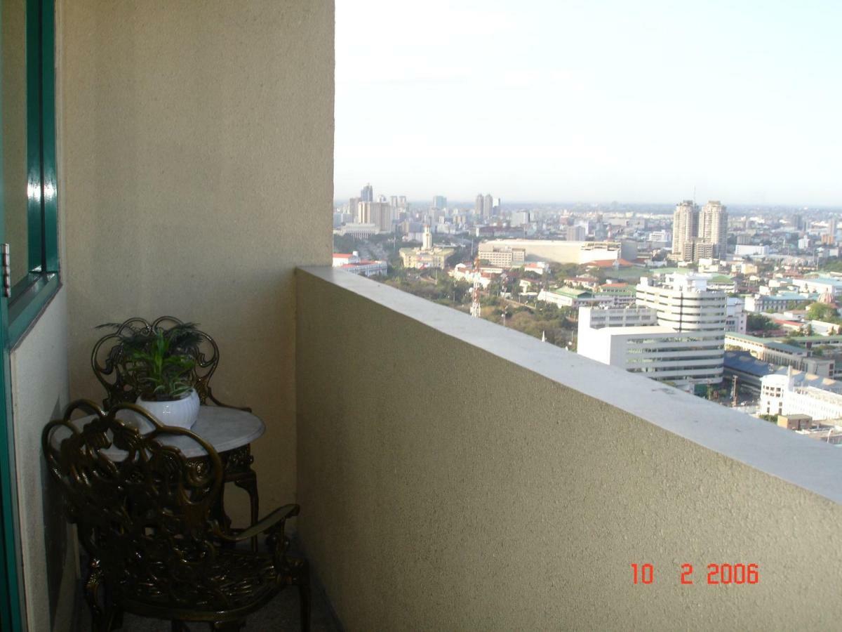 67 Sqm. Condo Unit In Robinson Place Residences Manila Eksteriør billede