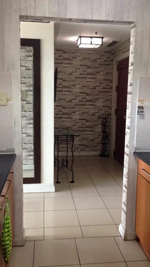 67 Sqm. Condo Unit In Robinson Place Residences Manila Eksteriør billede