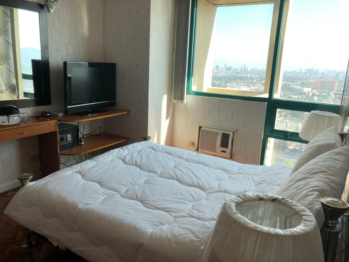 67 Sqm. Condo Unit In Robinson Place Residences Manila Eksteriør billede