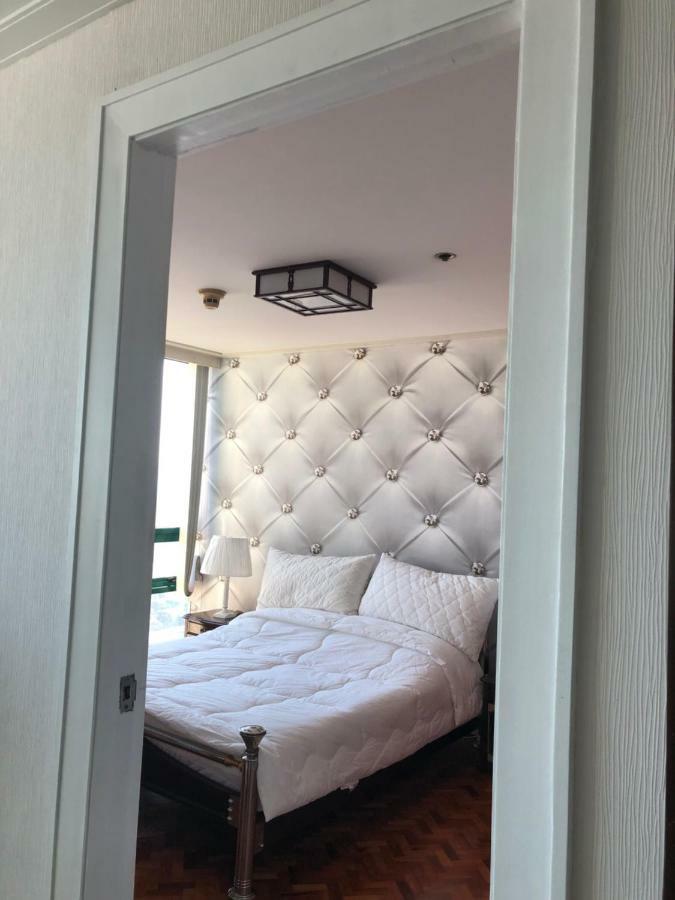 67 Sqm. Condo Unit In Robinson Place Residences Manila Eksteriør billede