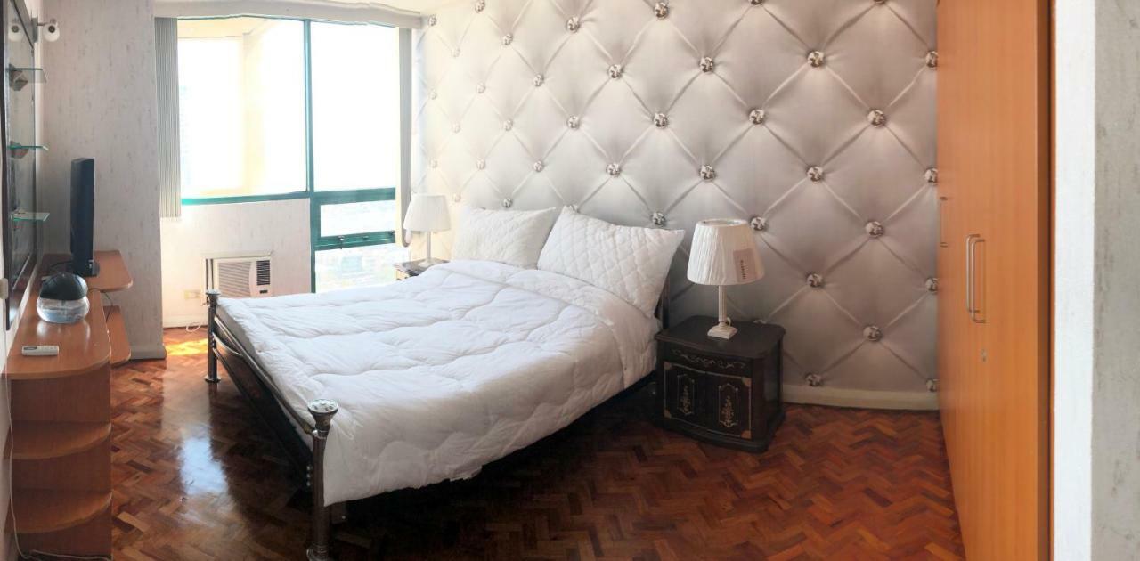 67 Sqm. Condo Unit In Robinson Place Residences Manila Eksteriør billede